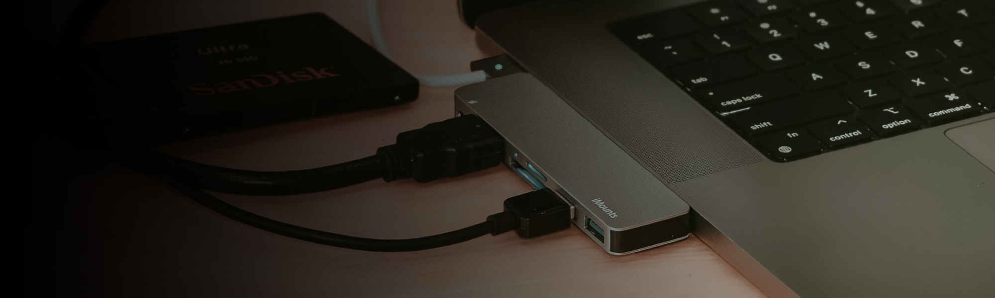 iMounts MacBook hubs Midnight Blue, Starlight, Thunderbolt, HDMI