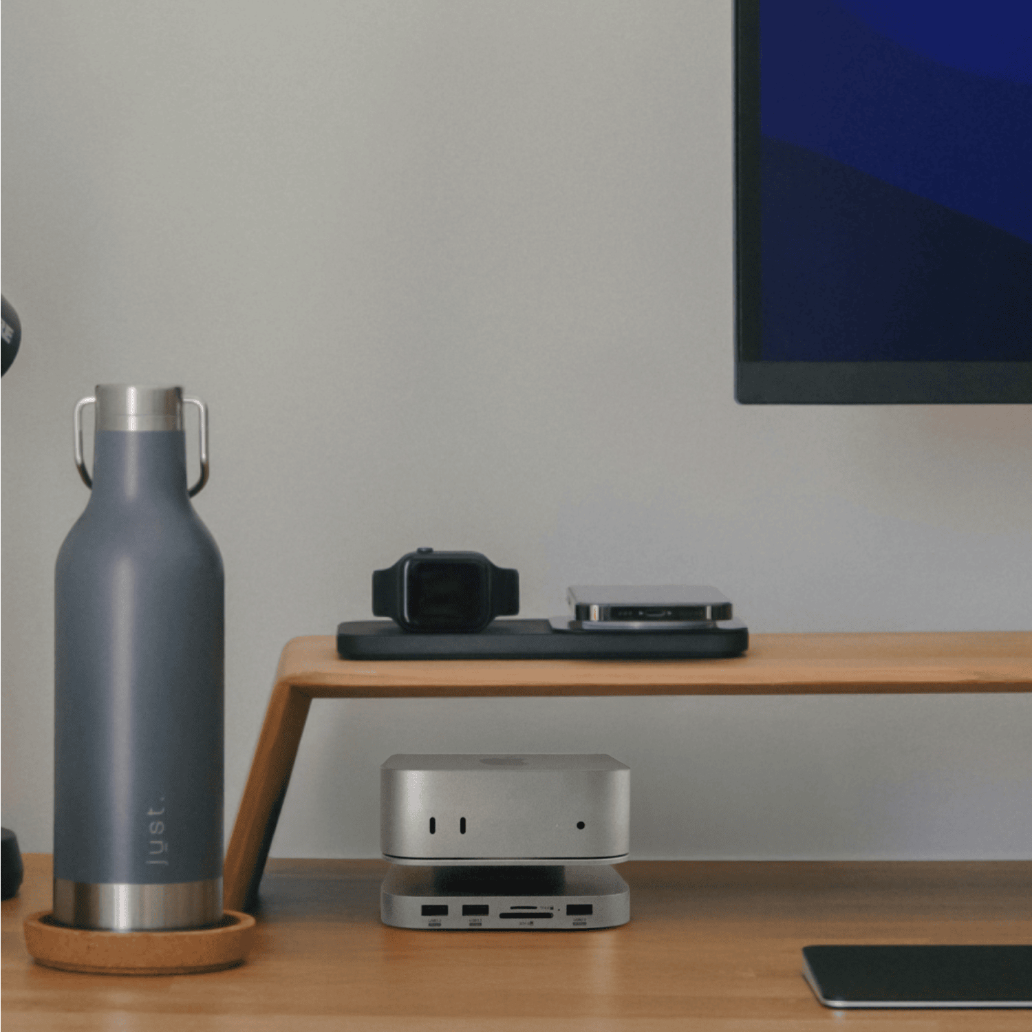 Aluminium docking station voor Mac Mini M4 met M.2 SSD-ondersteuning, 4K 60Hz HDMI-uitgang, snelle USB 3.0-poorten en SD-kaartlezer.